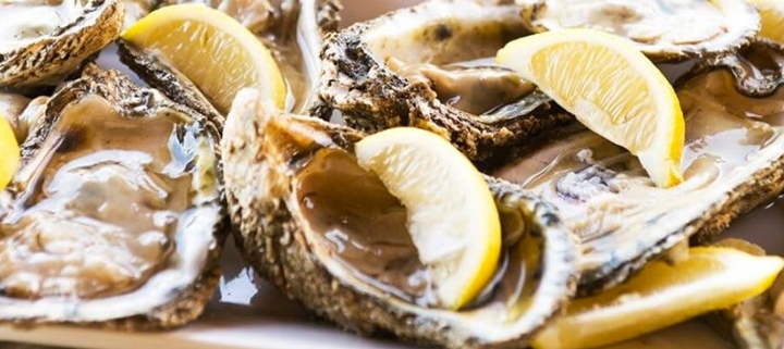 Outer Banks restaurant seafood specials - Mulligans